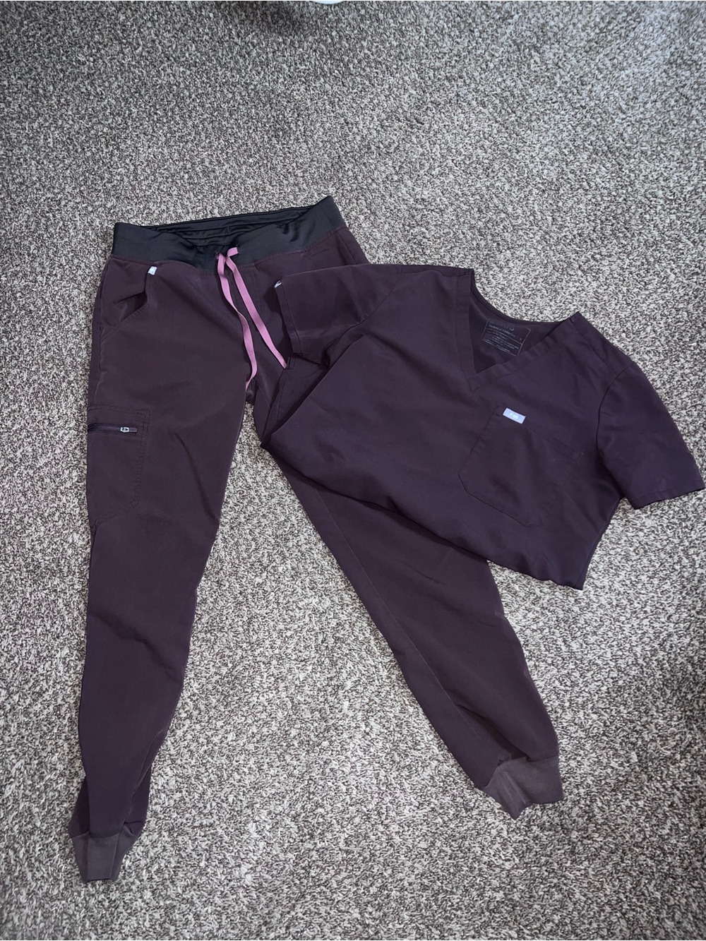 Figs Women's Scrub Set - Joggers & Top